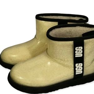 Ugg clear mini 2 boots size 5